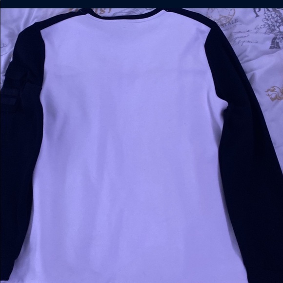 Stylish sweater. - Picture 2 of 3